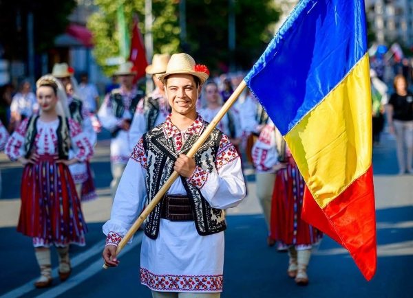 Restricții de circulație, în Mioveni, pentru Parada Festivalului Internațional de Folclor „Carpați”