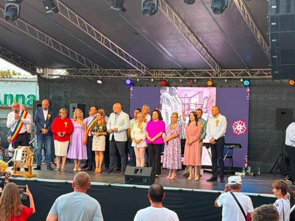 Senatorul Andra Bica, prezentă la Stoenești, la ziua comunei, “Pe fir de borangic”