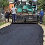 Primarul Marcel Radi: Strada Castanilor a primit astăzi primul strat de asfalt. Traficul se va…