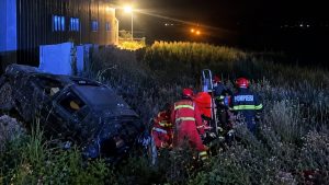 Patru tineri au ajuns la spital după ce mașina în care se aflau s-a răsturnat. Șoferul avea 19 ani