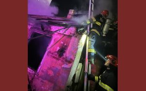 Descoperire tragică după un incendiu izbucnit într-o clădire părăsită din Pitești