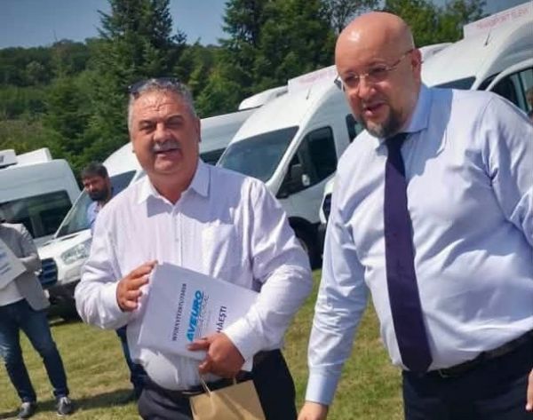 Primarul Constantin Bărzăgeanu le aduce vești bune copiilor din Mihăești! 
