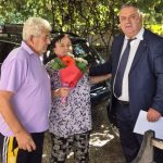 În zi de sărbătoare, primarul Constantin Bărzăgeanu a premiat două cupluri la împlinirea unei jumătăți&hellip;