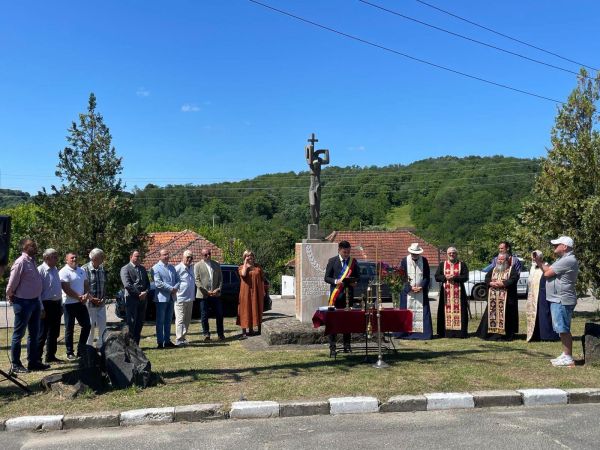 Memorial Ocnele Mari, eveniment dedicat celor care au suferit și și-au pierdut viața în temnițele comuniste