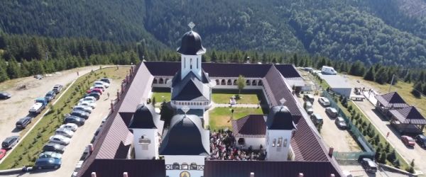 Constantin Rădulescu, de sărbătoarea Sfintei Marii, prezent la Mănăstirea „Alina-Maria” de la Vârful lui Roman