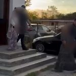 15.000 de lei, furați din două mașini. Două tinere, reținute în Vâlcea
