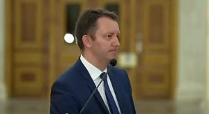 Simona Bucura Oprescu: „Cum poți fi premier când nu știi nici măcar cât sunt salariul minim și pensia minimă?!”
