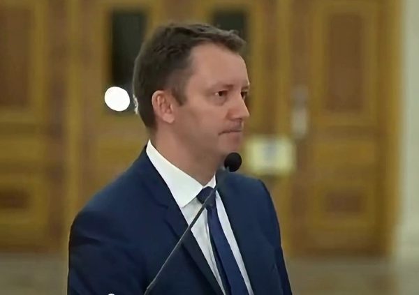 Simona Bucura Oprescu: „Cum poți fi premier când nu știi nici măcar cât sunt salariul minim și pensia minimă?!”