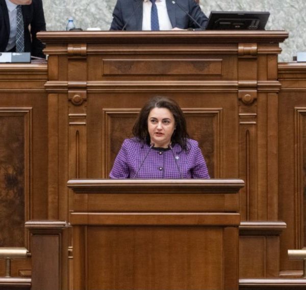 Andra BICA, despre programul de guvernare propus de Mureșan cu privire la Educație și Cercetare: ”Doar formulări generale! NU voi vota învestirea acestui guvern!”