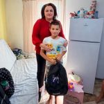 Senatorul Andra Bica a oferit ghiozdane și rechizite elevilor din Ionești, comuna sa natală