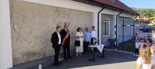 Primarul Sorin Vasilache: ”Tuturor elevilor și cadrelor didactice le doresc mult succes în noul an de învățământ”!