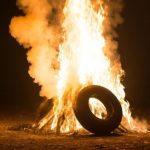 Incendiu scăpat de sub control la Ștefănești. Un pompier ar fi fost lovit, iar două&hellip;