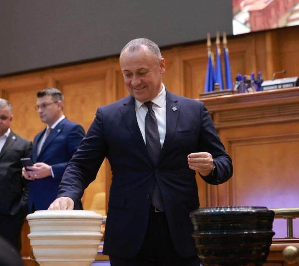 Deputatul Eugen Neață le urează succes membrilor Guvernului Luca Niculescu!