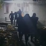 Doi bărbați din Mangalia, arestați după ce au provocat un incendiu, în curtea unui restaurant.&hellip;