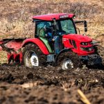 Primăria Mateești: Apel către proprietarii și conducătorii de tractoare și utilaje agricole