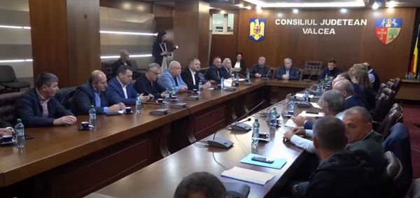 Constantin Rădulescu: Ședințe de lucru la CJ Vâlcea cu primarii din 34 de localități și echipa ADR Sud-Vest Oltenia